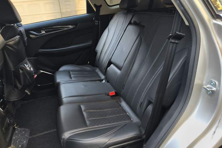 Used JETOUR X90 2019 1.5T Automatic Smart Enjoyment 6-Seater Emission Standard China V Left Rear Seat