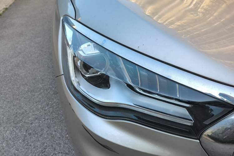Used JETOUR X90 2019 1.5T Automatic Smart Enjoyment 6-Seater Emission Standard China V Right Front Headlight
