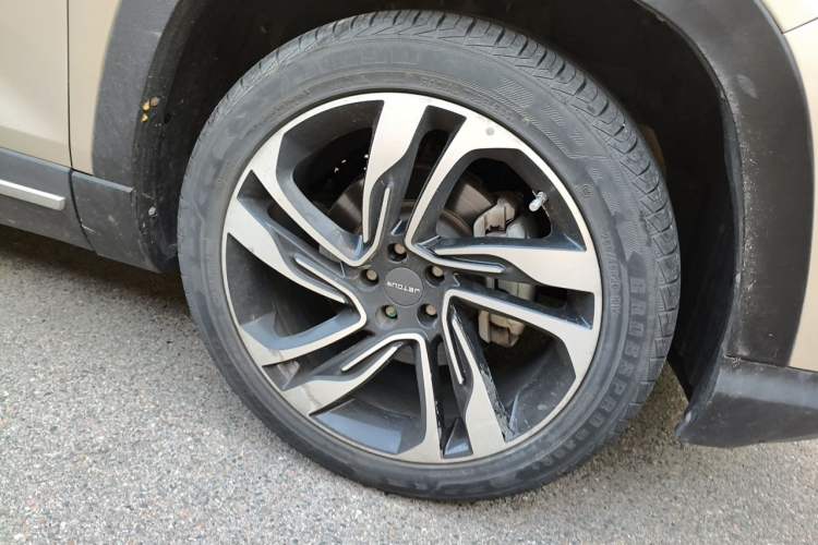 Used JETOUR X90 2019 1.5T Automatic Smart Enjoyment 6-Seater Emission Standard China V Right Front Wheel Hub