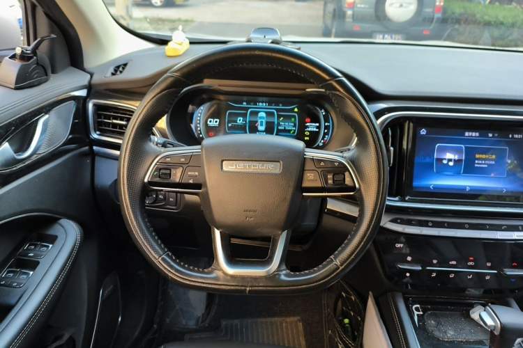 Used JETOUR X90 2019 1.5T Automatic Smart Enjoyment 6-Seater Emission Standard China V Steering Wheel
