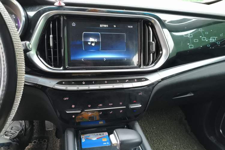 Used JETOUR X90 2019 1.5T Automatic Luxury 7-Seater China V Standard Audio And AC Panel