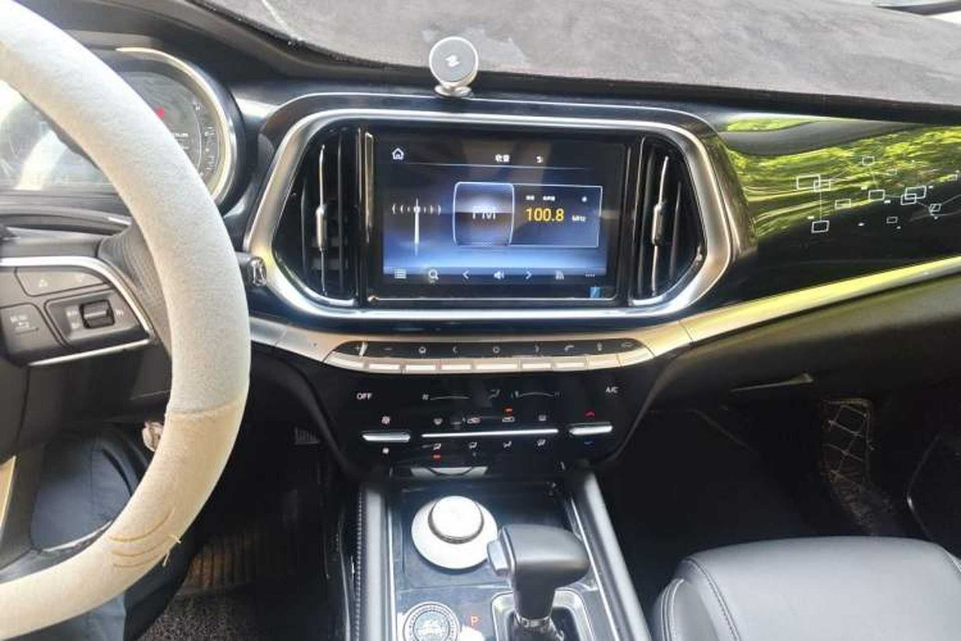 Used JETOUR X90 2019 1.5T Automatic Smart Enjoyment 6-Seater Emission Standard China V Audio And AC Panel
