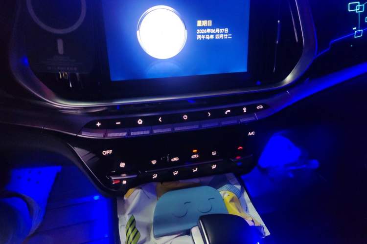 Used JETOUR X90 2019 1.6T DCT Luxury Touring Edition 5 Seats China VI Standard Audio And AC Panel
