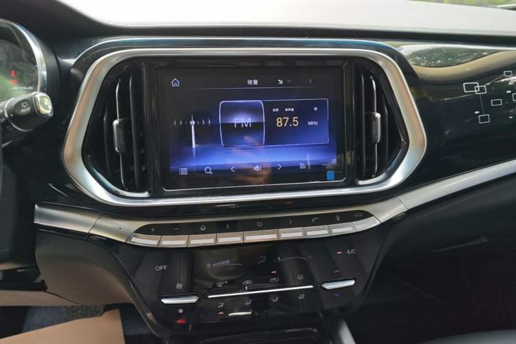 Used JETOUR X90 2019 1.5T DCT Smart Enjoyment Version 5 Seats China VI Standard Audio And AC Panel