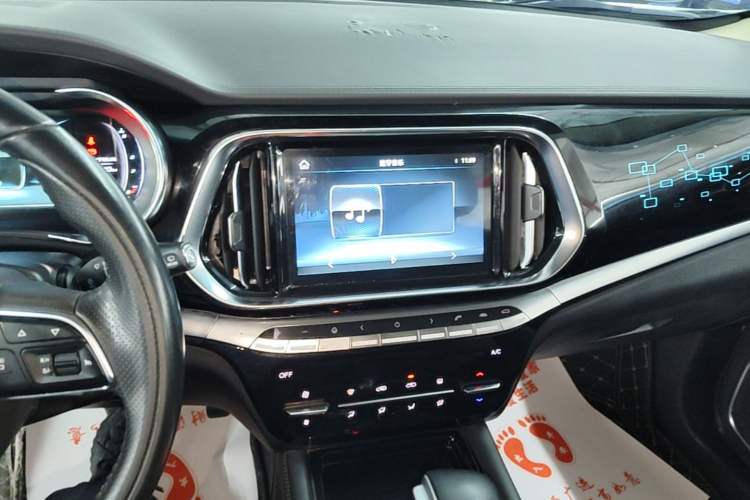 Used JETOUR X90 2019 1.5T Automatic Enjoyment Model 5 Seats China V Emission Standard Audio And AC Panel