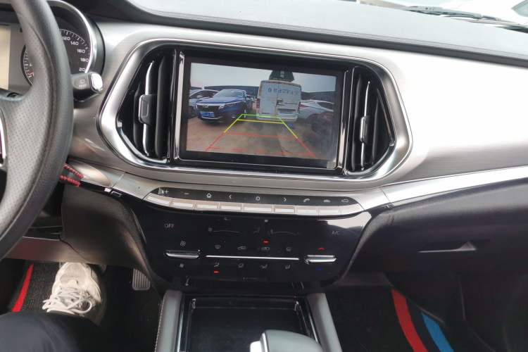 Used JETOUR X90 2019 1.5T Automatic Luxury Edition 5 Seats China V Standard Audio And AC Panel