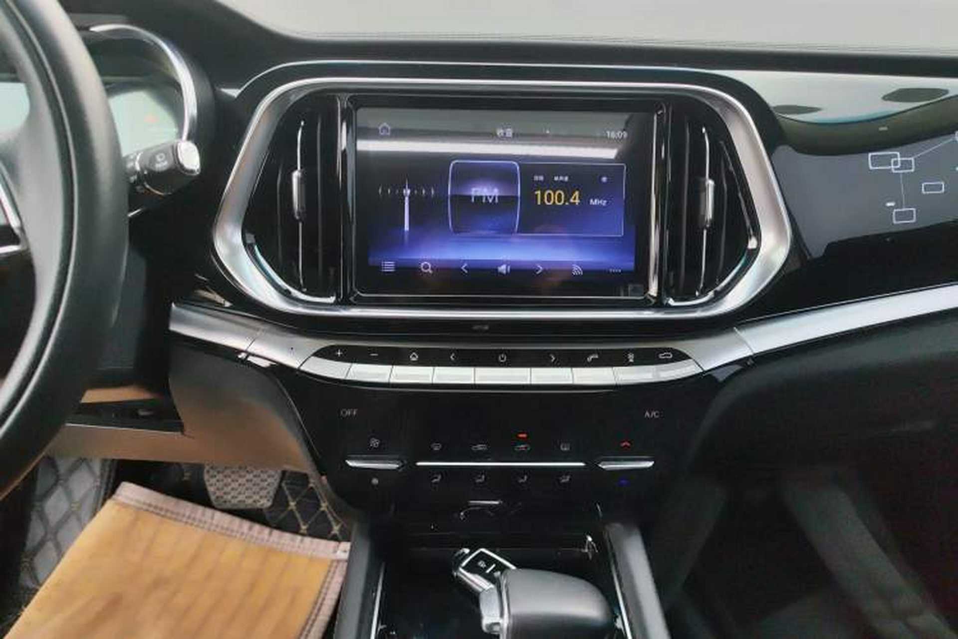 Used JETOUR X90 2019 1.5T DCT Smart Enjoyment Version 5 Seats China VI Standard Audio And AC Panel