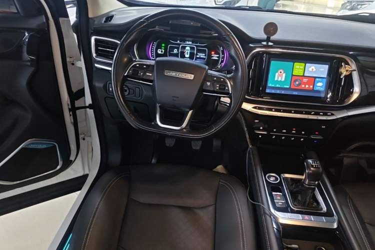 Used JETOUR X90 2019 1.5T Manual Enjoyment Version 5 Seats China V Emission Standard Audio And AC Panel