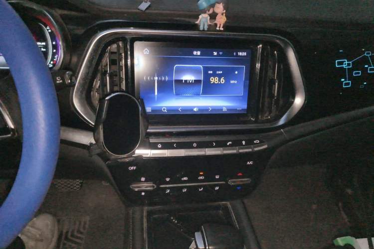 Used JETOUR X90 2019 1.6T DCT Luxury Touring Edition 5 Seats China VI Standard Audio And AC Panel