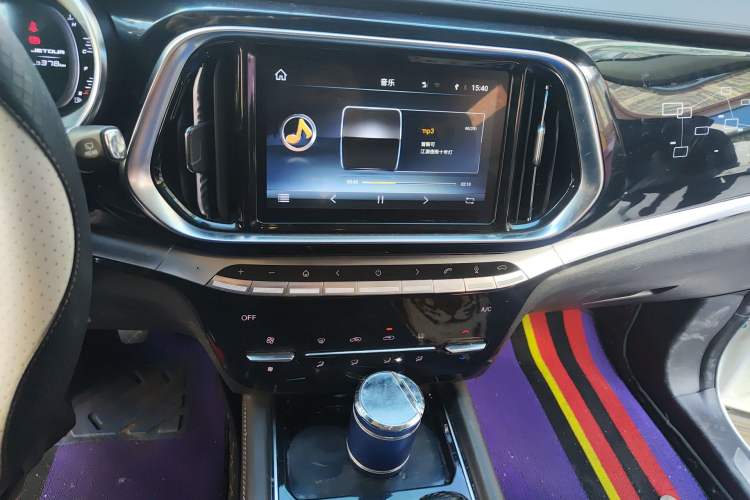 Used JETOUR X90 2019 1.5T Manual Smart Enjoyment Version 5 Seats China VI Standard Audio And AC Panel