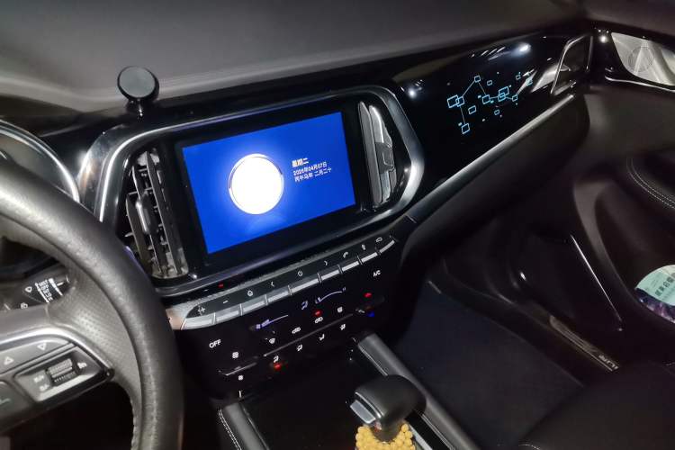 Used JETOUR X90 2019 1.6T DCT Luxury Touring Edition 5 Seats China VI Standard Audio And AC Panel