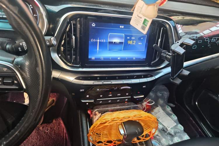 Used JETOUR X90 2019 1.6T DCT Luxury Travel Edition 6 Seats China VI Standard Audio And AC Panel