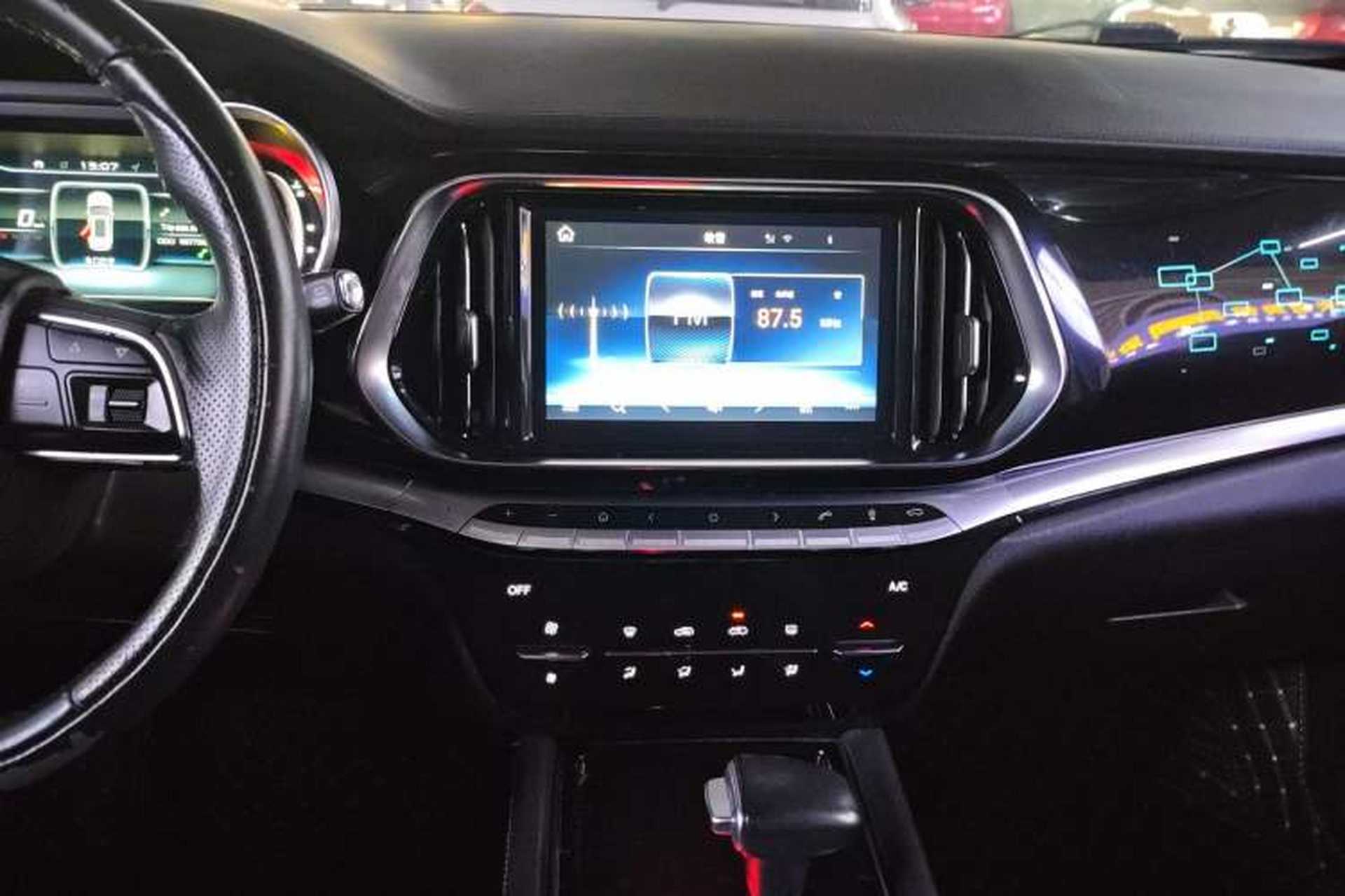 Used JETOUR X90 2019 1.5T Automatic Smart Enjoyment 7-Seater China V Emission Standard Audio And AC Panel
