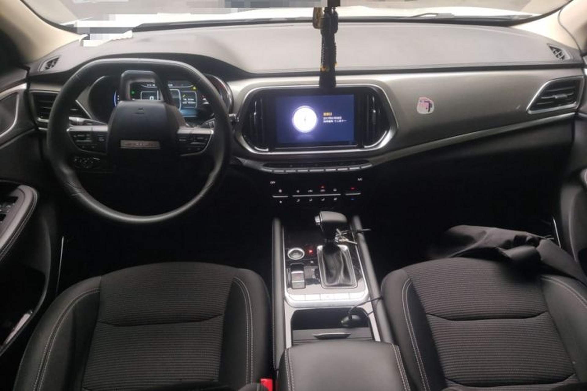 Used JETOUR X90 2019 1.6T DCT Yue Lü Edition 6 Seats China VI Standard Center Console