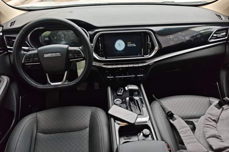 Used JETOUR X90 2019 1.5T Automatic Enjoyment Model 6 Seats Emission Standard China V Center Console