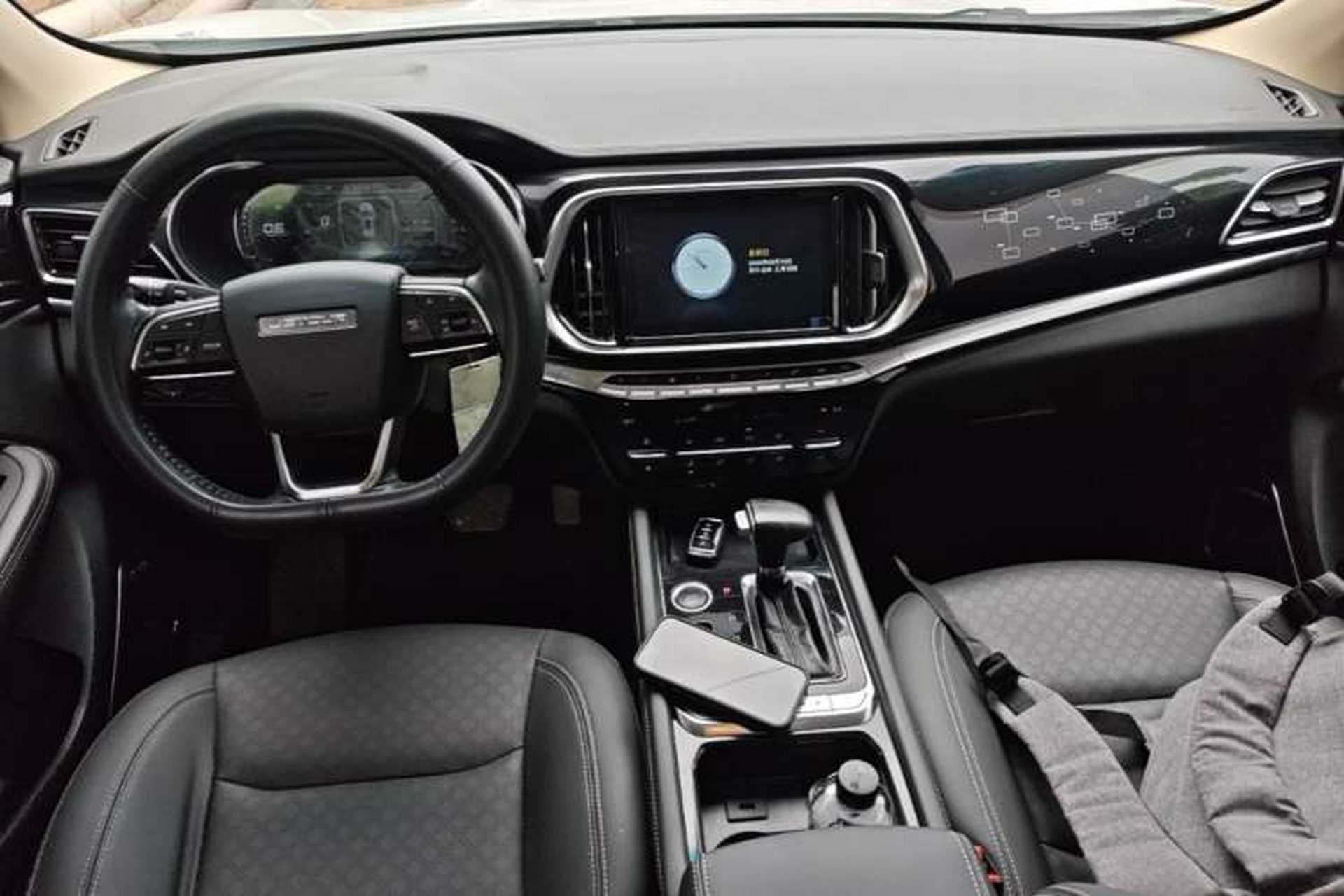 Used JETOUR X90 2019 1.5T Automatic Enjoyment Model 6 Seats Emission Standard China V Center Console
