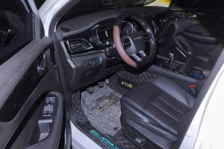 Used JETOUR X90 2019 1.5T Manual Smart Enjoyment Version 6 Seats China VI Standard Driver Seat