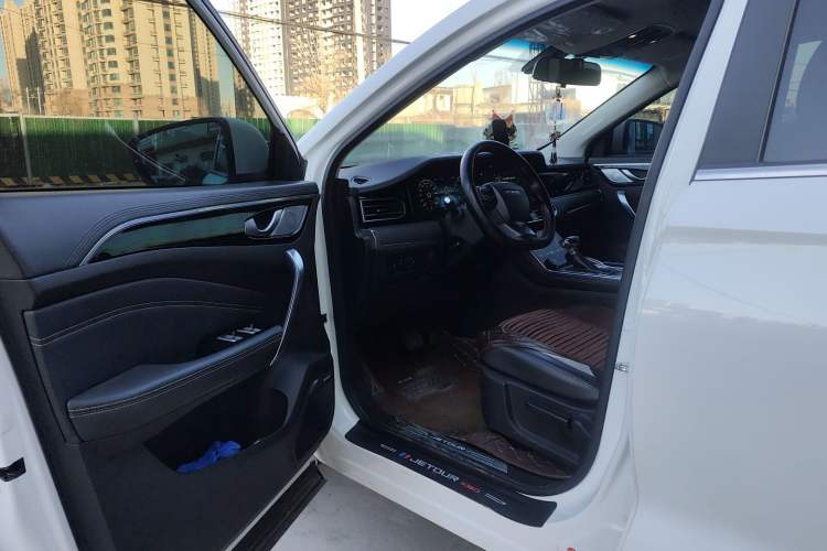 Used JETOUR X90 2019 1.5T Automatic Enjoyment Model 6 Seats Emission Standard China V Driver Seat
