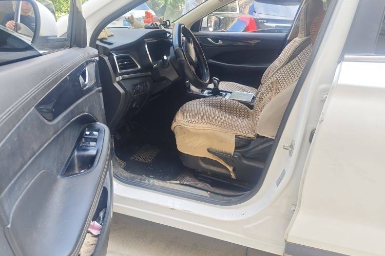 Used JETOUR X90 2019 1.5T Manual Enjoyment Model 6 Seats China VI Standard Driver Seat