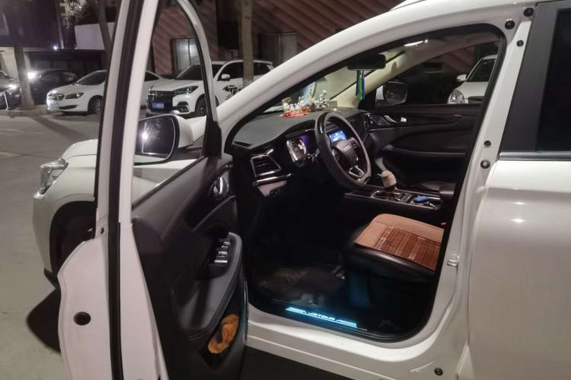 Used JETOUR X90 2019 1.5T Manual Enjoyment Model 6 Seats China VI Standard Driver Seat