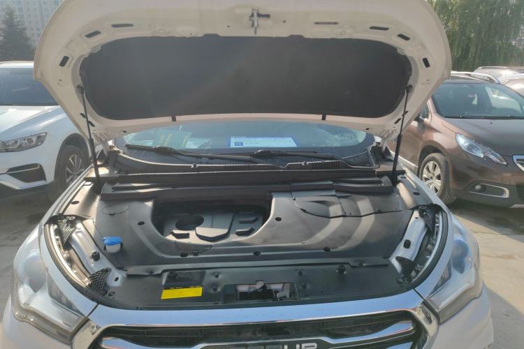 Used JETOUR X90 2019 1.5T Manual Smart Enjoyment Version 5 Seats China VI Standard Engine Bay