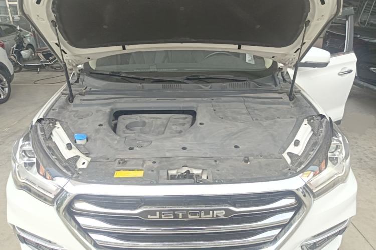 Used JETOUR X90 2019 1.5T DCT Smart Enjoyment Version 5 Seats China VI Standard Engine Bay