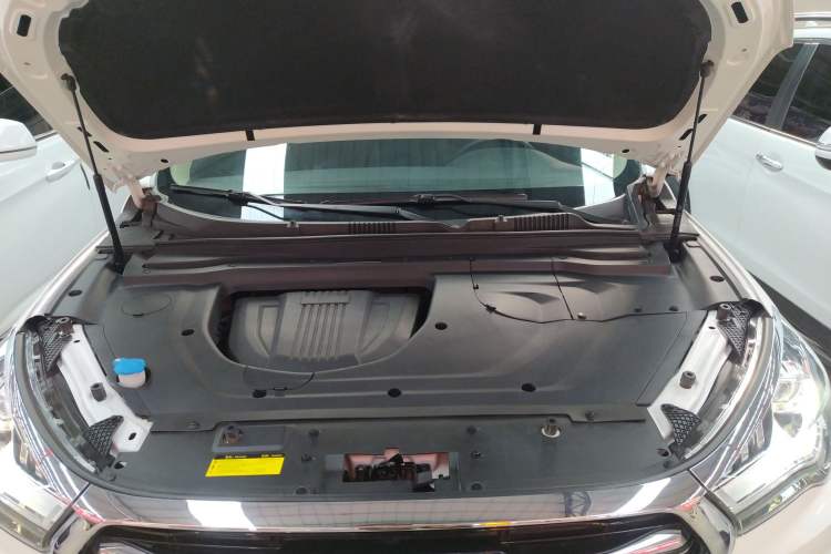 Used JETOUR X90 2019 1.6T DCT Luxury Touring Edition 5 Seats China VI Standard Engine Bay