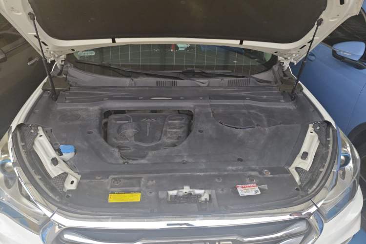 Used JETOUR X90 2019 1.5T Automatic Enjoyment Model 5 Seats China V Emission Standard Engine Bay