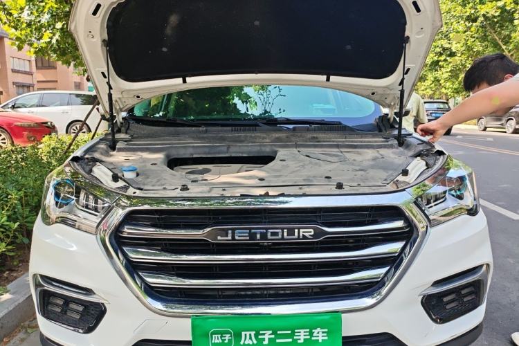 Used JETOUR X90 2019 1.5T Manual Smart Enjoyment Version 6 Seats China VI Standard Engine Bay