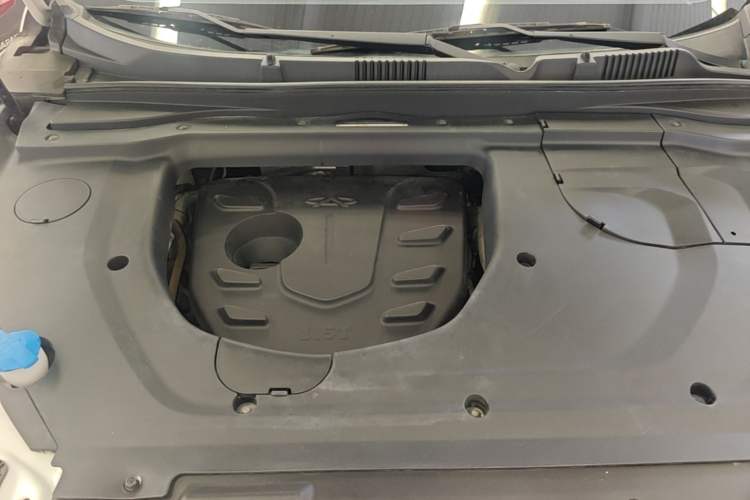 Used JETOUR X90 2019 1.5T Automatic Smart Enjoyment 6-Seater Emission Standard China V Engine Bay