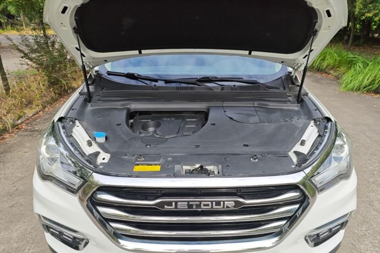 Used JETOUR X90 2019 1.5T DCT Smart Enjoyment Version 5 Seats China VI Standard Engine Bay
