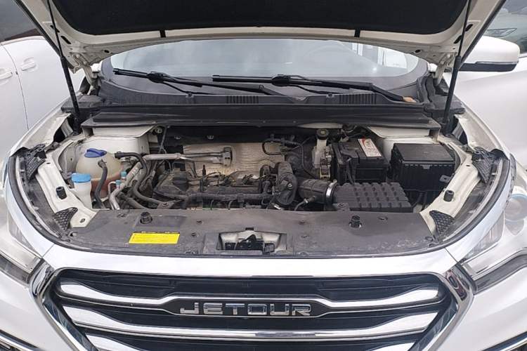 Used JETOUR X90 2019 1.5T Manual Enjoyment Model 7 Seats China V Emission Standard Engine Bay