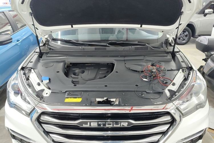 Used JETOUR X90 2019 1.5T Automatic Enjoyment Model 5 Seats China V Emission Standard Engine Bay