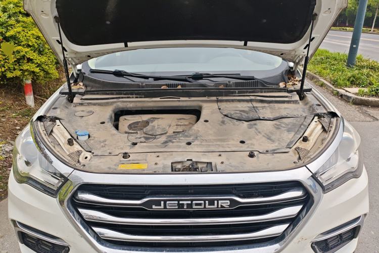 Used JETOUR X90 2019 1.5T Manual Enjoyment Version 5 Seats China V Emission Standard Engine Bay