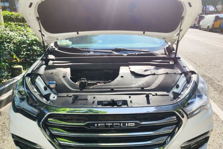 Used JETOUR X90 2019 1.6T DCT Luxury Touring Edition 5 Seats China VI Standard Engine Bay