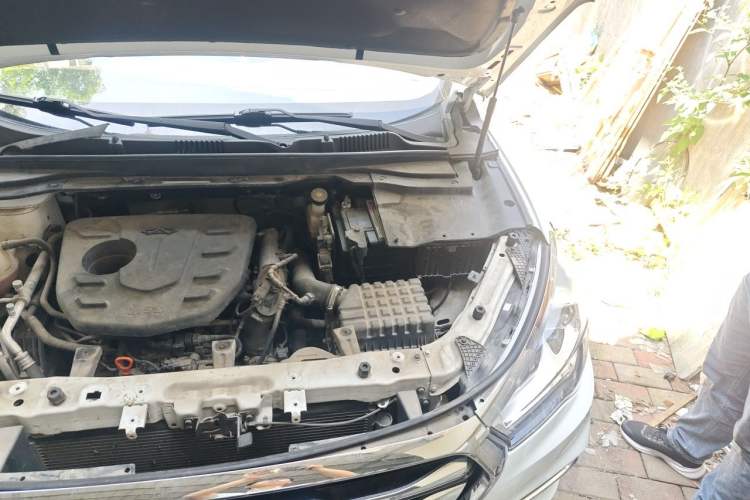 Used JETOUR X90 2019 1.5T Automatic Smart Enjoyment 6-Seater Emission Standard China V Engine Bay Left