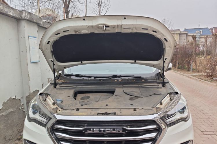 Used JETOUR X90 2019 1.5T Manual Smart Enjoyment Model 6 Seats China V Emission Standard Engine Bay