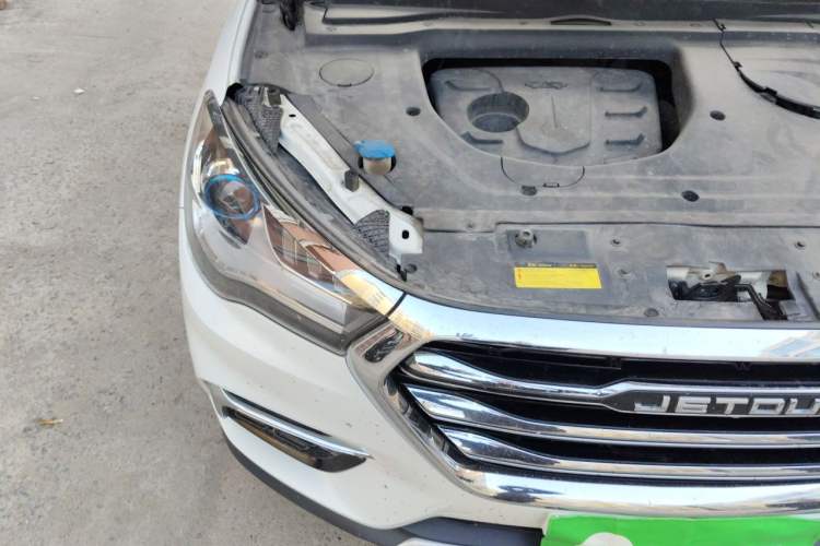 Used JETOUR X90 2019 1.5T Manual Smart Enjoyment Version 5 Seats China V Standard Engine Bay Right