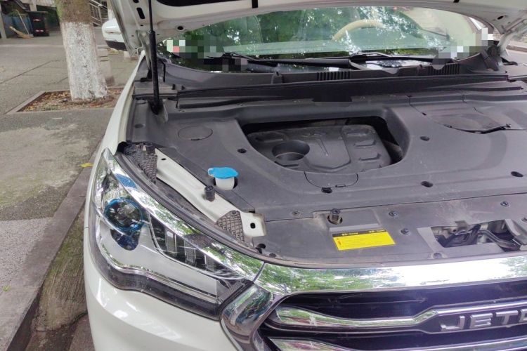 Used JETOUR X90 2019 1.5T Manual Smart Enjoyment Version 6 Seats China VI Standard Engine Bay Right