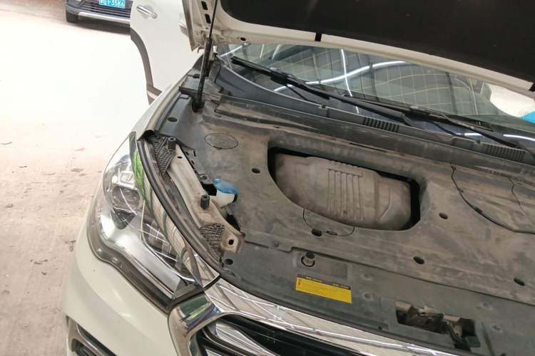 Used JETOUR X90 2019 1.6T DCT Luxury Touring Edition 5 Seats China VI Standard Engine Bay Right