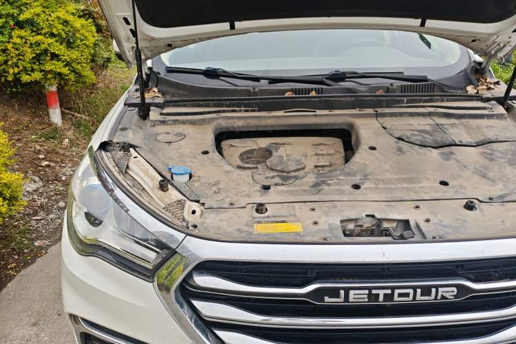 Used JETOUR X90 2019 1.5T Manual Enjoyment Version 5 Seats China V Emission Standard Engine Bay Right