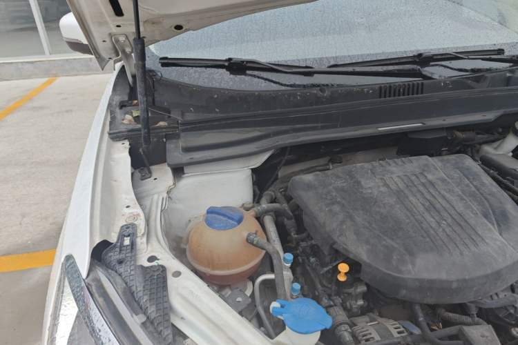 Used JETOUR X90 2019 1.6T DCT Luxury Touring Edition 5 Seats China VI Standard Engine Bay Right