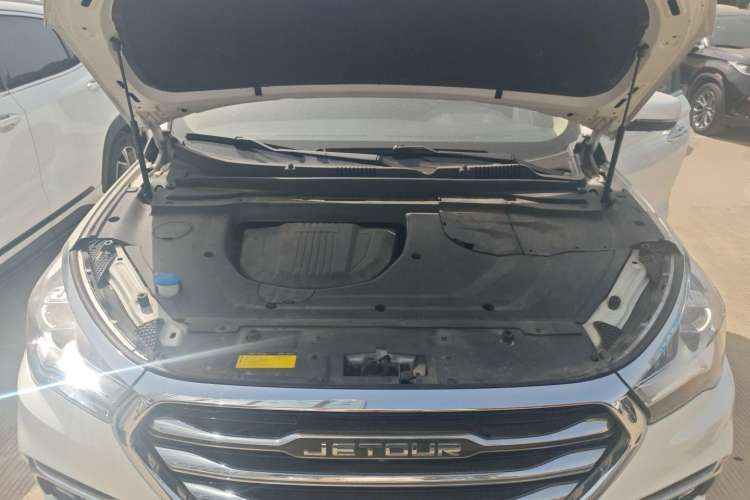 Used JETOUR X90 2019 1.6T DCT Luxury Touring Edition 5 Seats China VI Standard Engine Bay