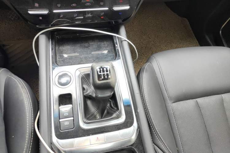Used JETOUR X90 2019 1.5T Manual Smart Enjoyment 7-Seater China V Standard Gear Lever