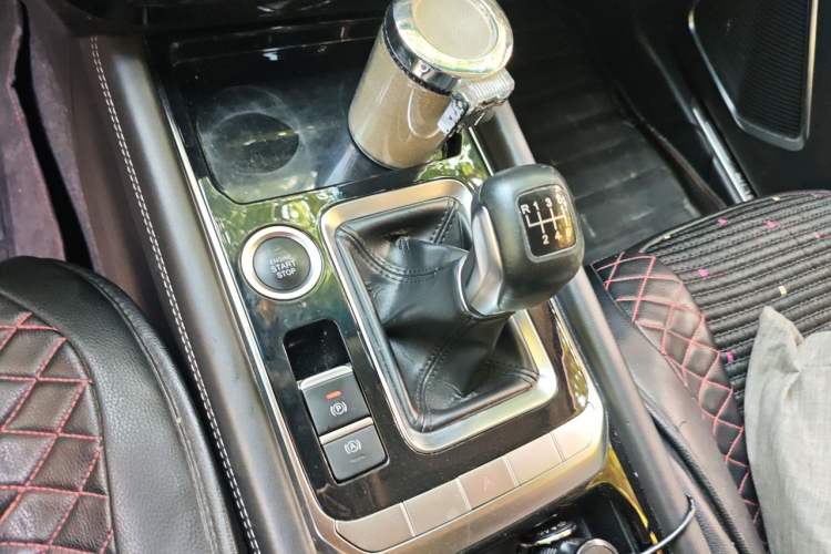 Used JETOUR X90 2019 1.5T Manual Smart Enjoyment Version 6 Seats China VI Standard Gear Lever