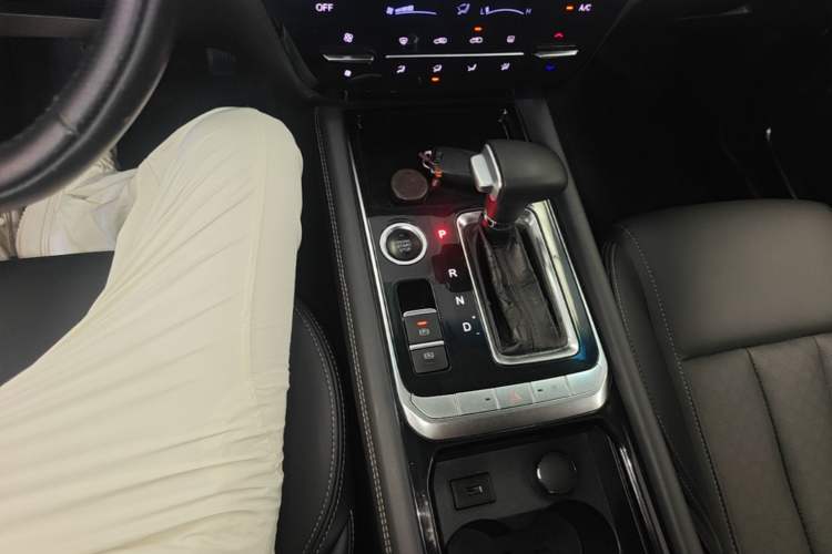 Used JETOUR X90 2019 1.5T Automatic Smart Enjoyment 6-Seater Emission Standard China V Gear Lever