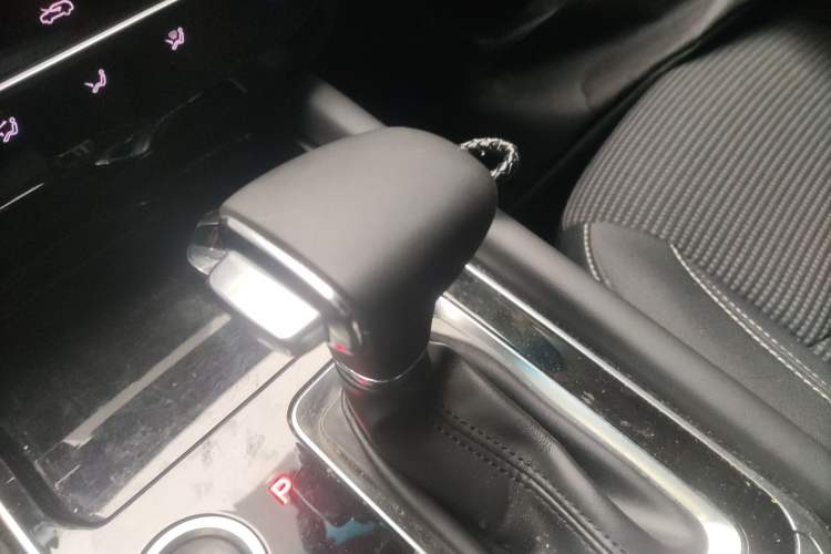 Used JETOUR X90 2019 1.6T DCT Yue Lü Edition 6 Seats China VI Standard Gear Lever