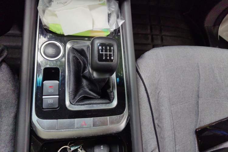 Used JETOUR X90 2019 1.5T Manual Smart Enjoyment Version 6 Seats China VI Standard Gear Lever