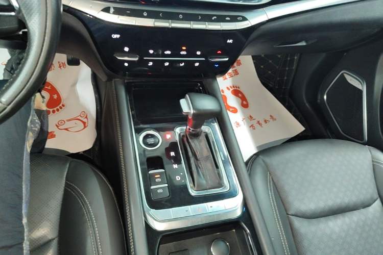 Used JETOUR X90 2019 1.5T Automatic Enjoyment Model 5 Seats China V Emission Standard Gear Lever