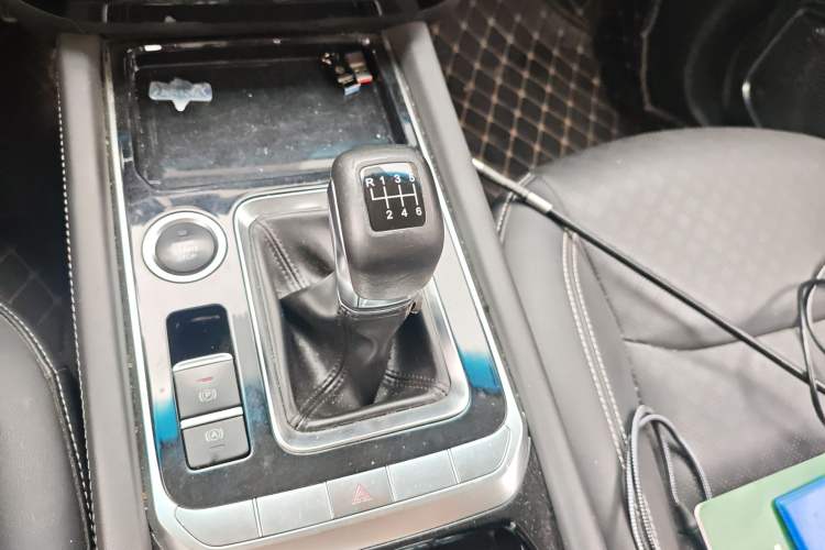 Used JETOUR X90 2019 1.5T Manual Enjoyment Version 5 Seats China V Emission Standard Gear Lever